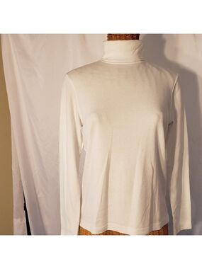 Ladies TABI International Turtleneck in White - S/P